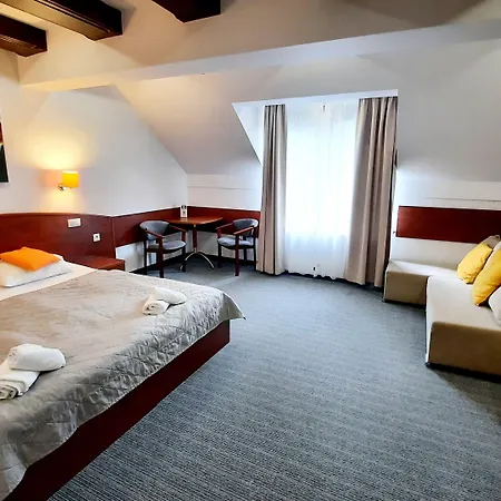 Hotel Malachit 3*